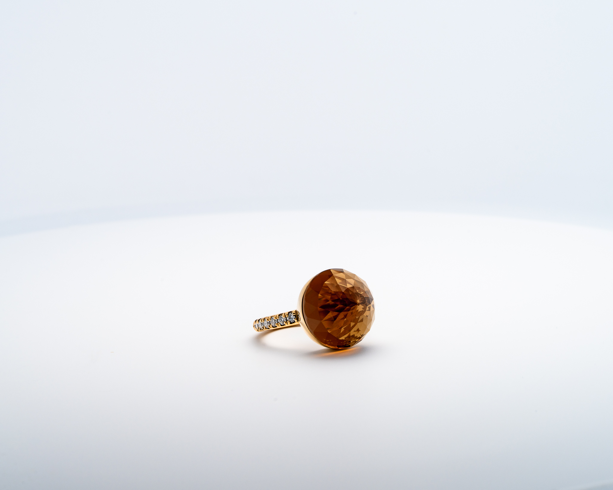 Bague Asteria Or Jaune 18K Citrine Pavée de 14 diamant Diamant de 2.0 mm pour env. 0.42ct – Image 3