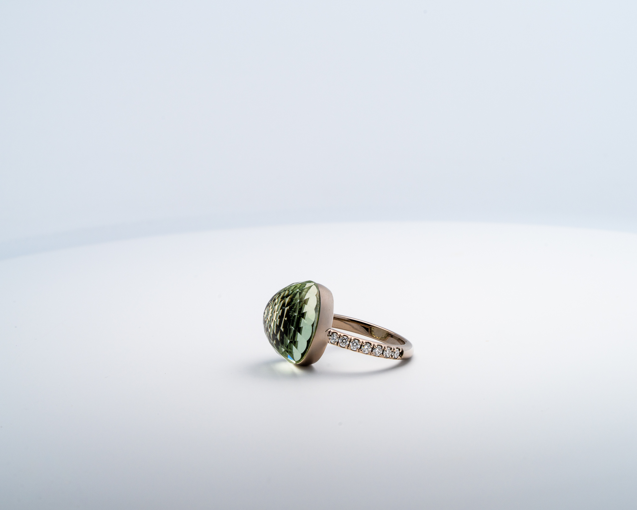 Bague Asteria Or Blanc 18K Prasiolite Pavée de 14 diamant Diamant de 2.0 mm pour env. 0.42ct