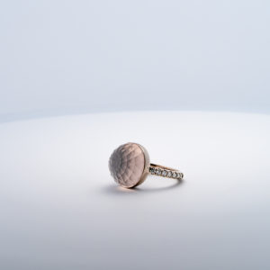 Bague Asteria Or Blanc 18K Quartz Rose Pavée de 14 diamant Diamant de 2.0 mm pour env. 0.42ct