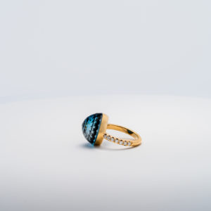 Bague Asteria Or Jaune 18K Topaze London Blue Pavée de 14 diamant Diamant de 2.0 mm pour env. 0.42ct